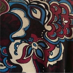 Chicos Travelers Paisley V-Neck Blouse. Size 3. Barely worn, comfortable